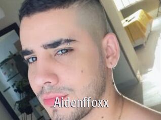 Aidenffoxx Cigare à moustache