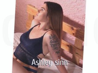 ashley_sinn Cigare à moustache