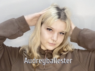 audreyballester Cigare à moustache