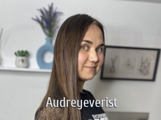 audreyeverist Cigare à moustache