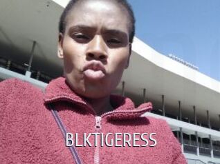 BLKTIGERESS Cigare à moustache