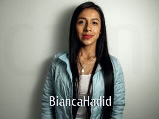 BiancaHadid Cigare à moustache