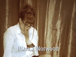 Bianca_Norwood Cigare à moustache
