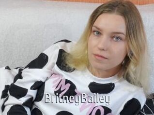 BritneyBailey Cigare à moustache