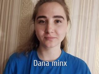 Dana_minx Cigare à moustache
