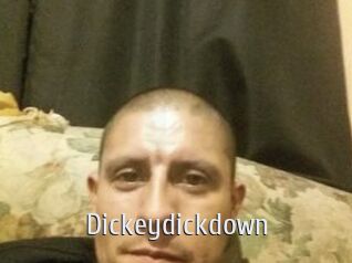 Dickeydickdown Cigare à moustache