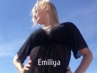 Emiliya Cigare à moustache
