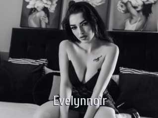 evelynnoir Cigare à moustache