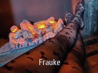 Frauke Cigare à moustache