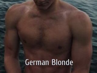 German_Blonde Cigare à moustache