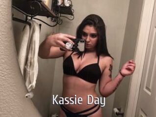 Kassie_Day Cigare à moustache