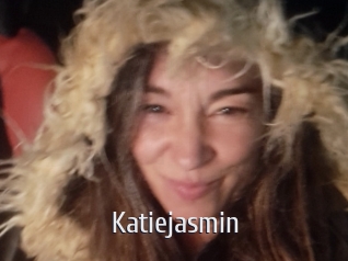 katiejasmin Cigare à moustache