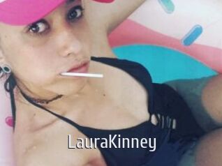 LauraKinney Cigare à moustache