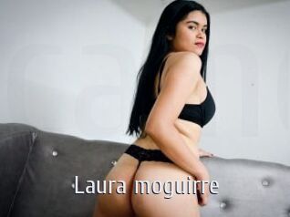 Laura_moguirre Cigare à moustache