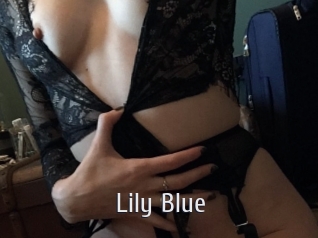 Lily_Blue Cigare à moustache