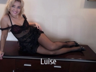 Luise Cigare à moustache