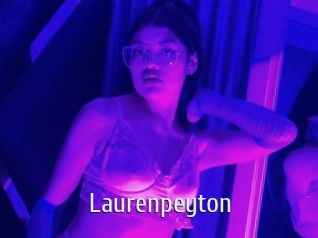 laurenpeyton Cigare à moustache
