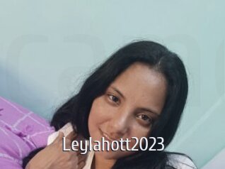 leylahott2023 Cigare à moustache