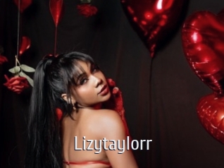 lizytaylorr Cigare à moustache