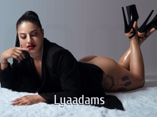 lyaadams Cigare à moustache