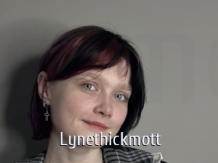 lynethickmott Cigare à moustache