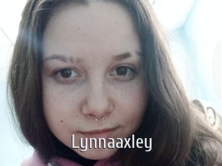 lynnaaxley Cigare à moustache