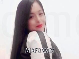 MIAFOXX69 Cigare à moustache
