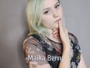 Maika_Berry Cigare à moustache