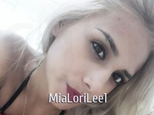 MiaLoriLee1 Cigare à moustache