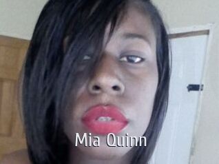 Mia_Quinn Cigare à moustache