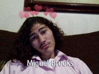 Miguel_Brooks Cigare à moustache