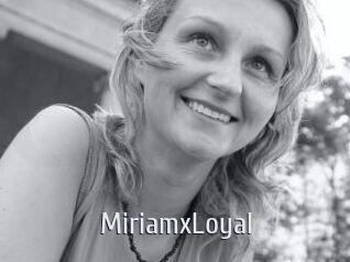 MiriamxLoyal Cigare à moustache