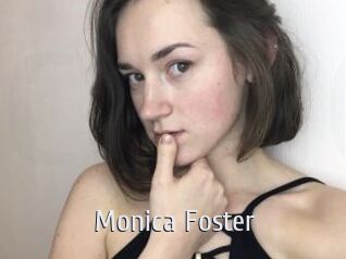 Monica_Foster Cigare à moustache