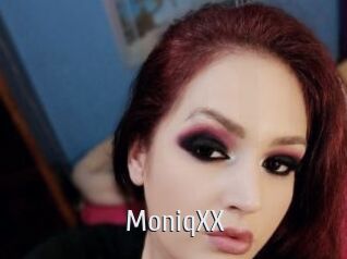 MoniqXX Cigare à moustache