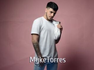 MykeTorres Cigare à moustache