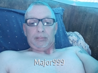 major999 Cigare à moustache