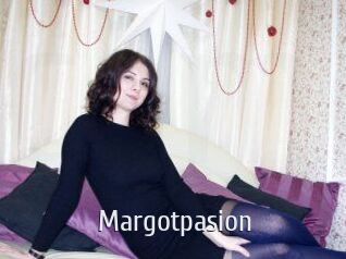 margotpasion Cigare à moustache