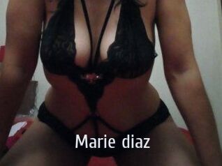 marie_diaz Cigare à moustache