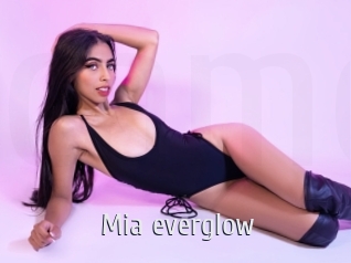 Mia_everglow