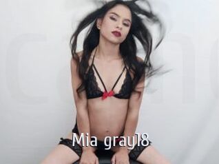 Mia_gray18