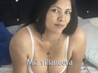 mia_villanueva Cigare à moustache