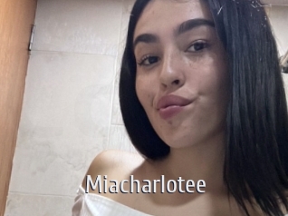miacharlotee Cigare à moustache