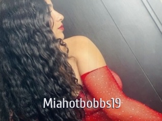 Miahotbobbs19
