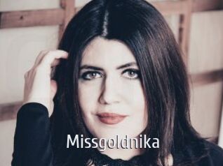 missgoldnika Cigare à moustache