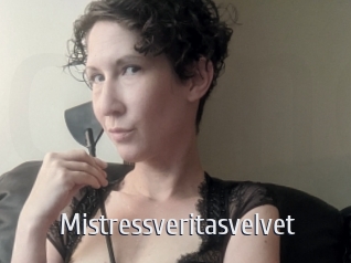 mistressveritasvelvet Cigare à moustache
