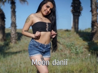 Moon_danii