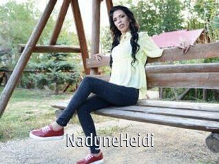 NadyneHeidi Cigare à moustache