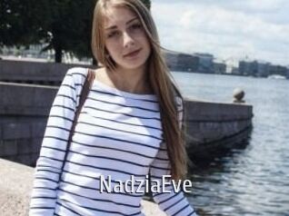 NadziaEve Cigare à moustache