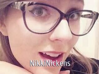 Nikki_Nickens Cigare à moustache