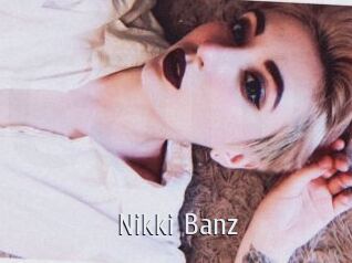 Nikki_Banz Cigare à moustache